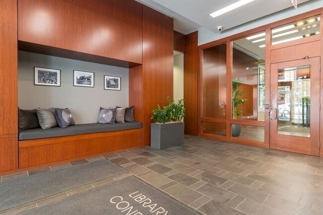 Foto del edificio - 520 S State St