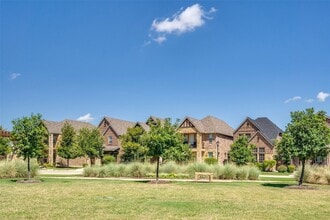 Building Photo - 616 Club Dr