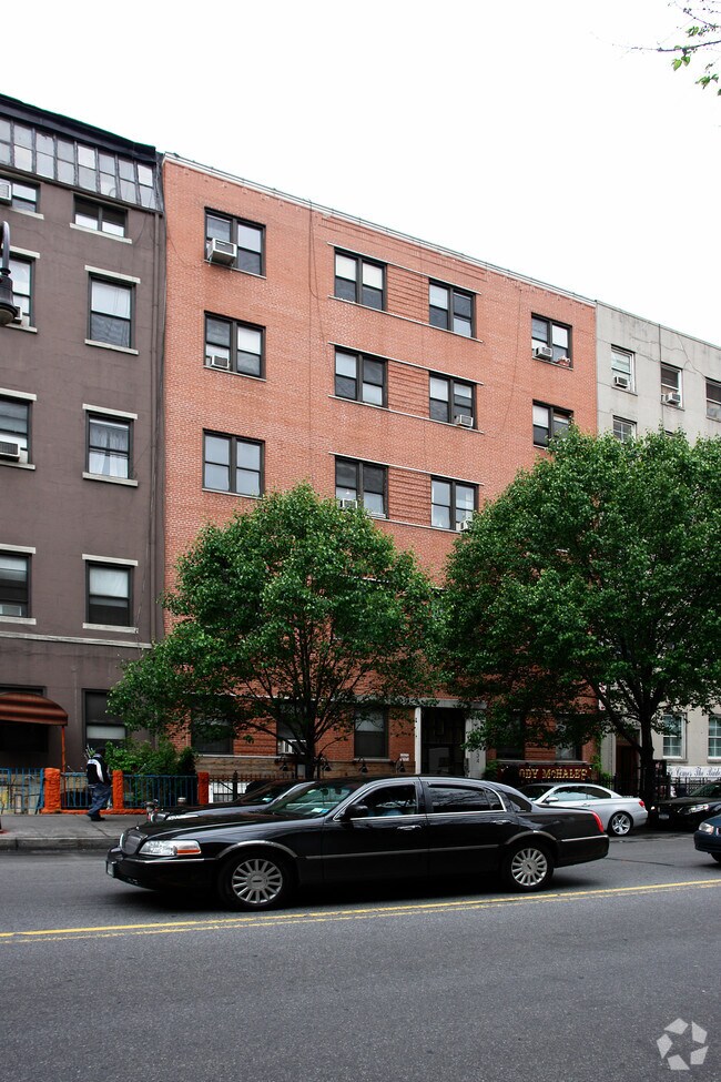 234236 W 14th St, New York, NY 10011 Apartments New York, NY