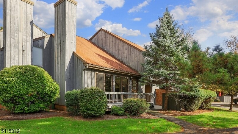 Primary Photo - 277 Gemini Dr