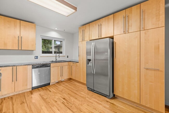 Photo - 1558 Greenbriar Blvd. Townhome