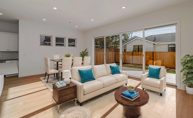 Foto del edificio - Welcome to The Grove on Kentfield, nestled in Redwood City's charming Palm Park neighborhood.