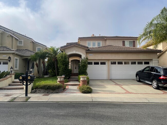 Foto del edificio - 20552 Bergamo Way