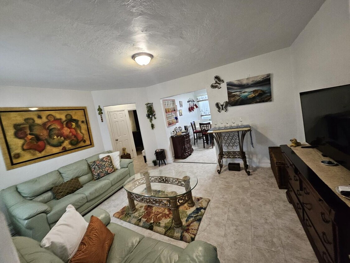 Foto principal - 680 SW 7th Ave