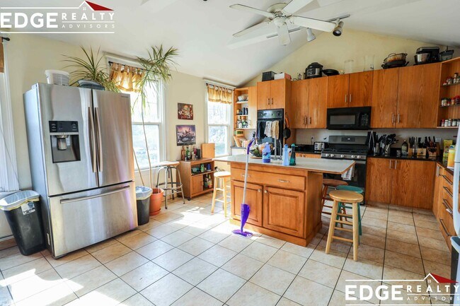 Building Photo - 22 Eulita Ter