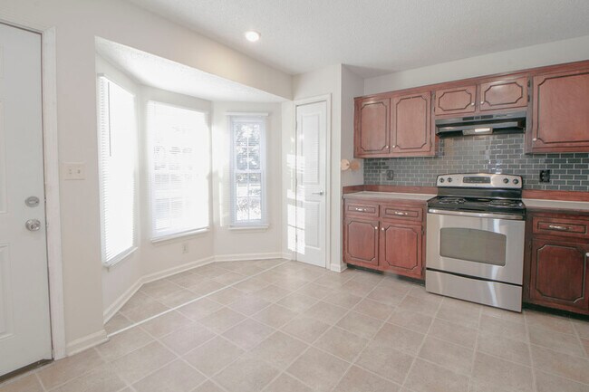 Foto del edificio - 2000 Tynewood Dr