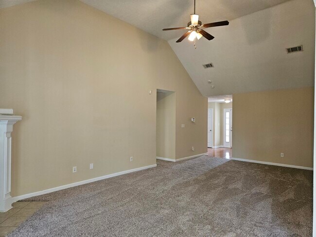 Foto del edificio - 450 Lory Ln