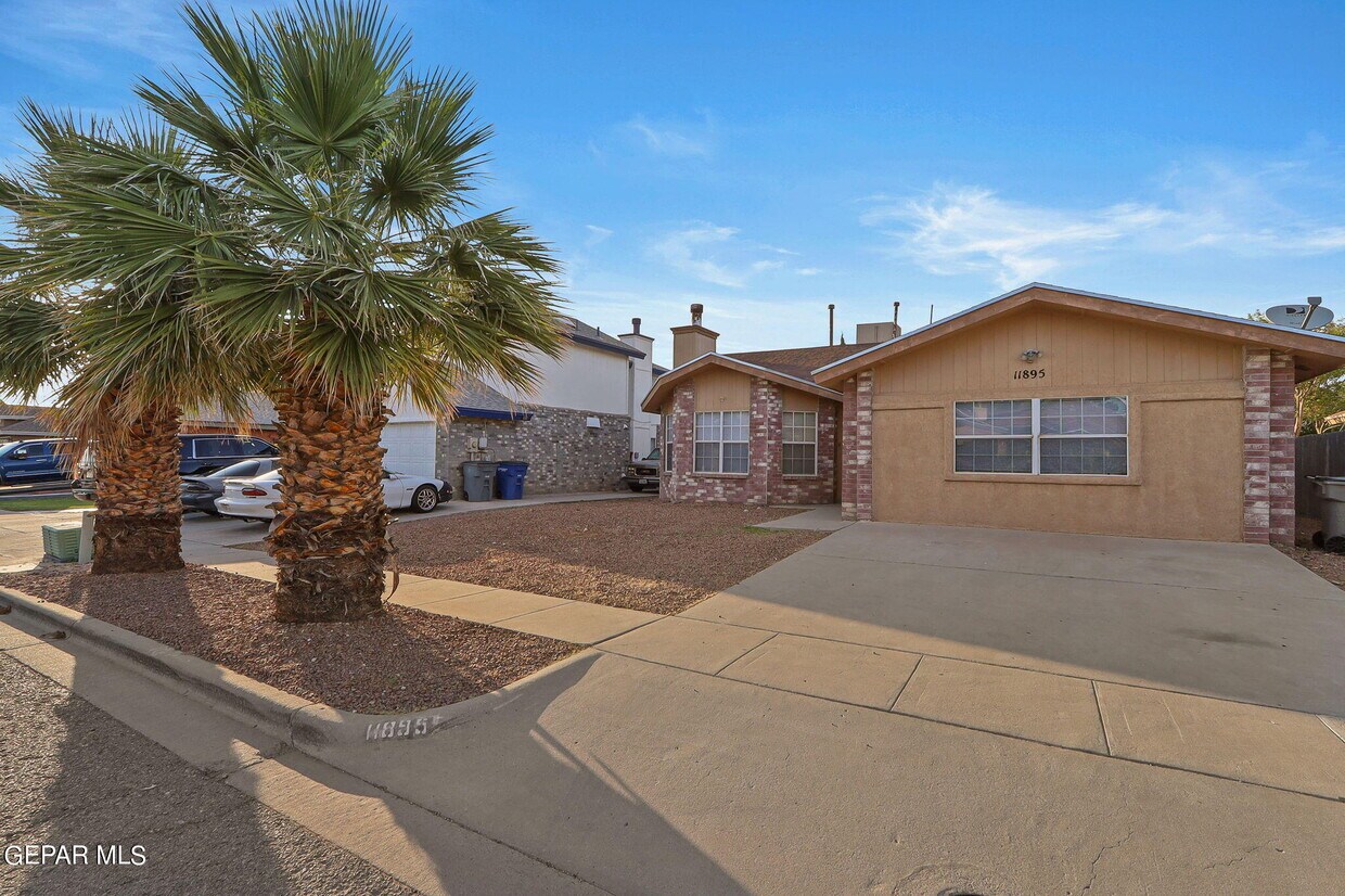 Primary Photo - 11895 Stone Castle Dr