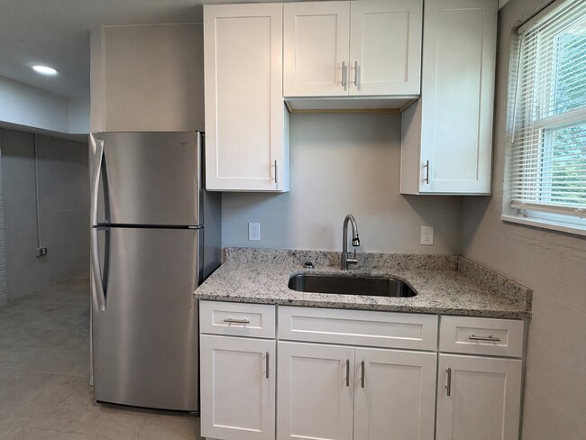 Foto del edificio - Modern Duplex Living Minutes from Downtown