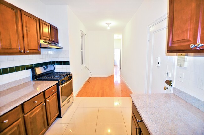 Living room Front View - 312 E 9th St