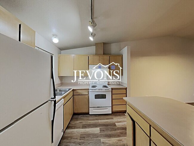 Building Photo - 5615 Mt Tacoma Dr SW