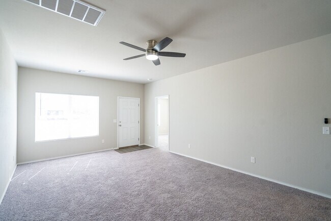Foto del edificio - * * * $1,000 Move-In Special * * * Gorgeous 4 Bed 2 Bath Home in Mustang! * * * $1,000 Move-In Sp...