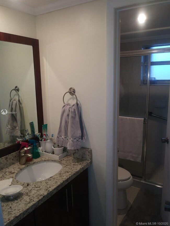 Foto del edificio - 6825 W Flagler St