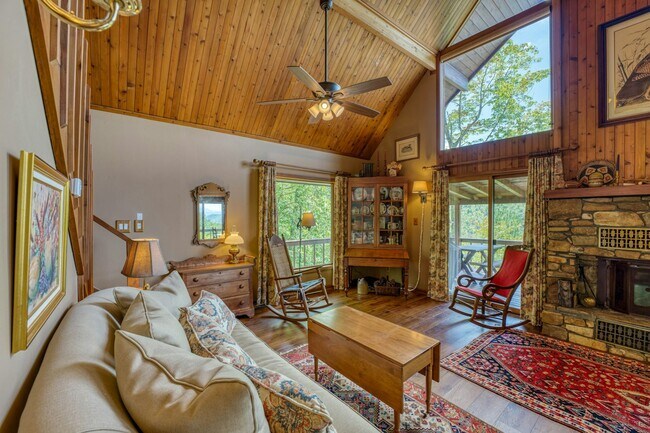 Building Photo - 402 Wilderness Dr