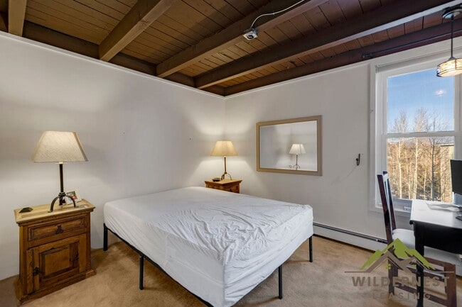 Building Photo - Treehouse Condo - 2 Bedroom/2 Bath Inviting Condo w/All Utilities On Bus Route