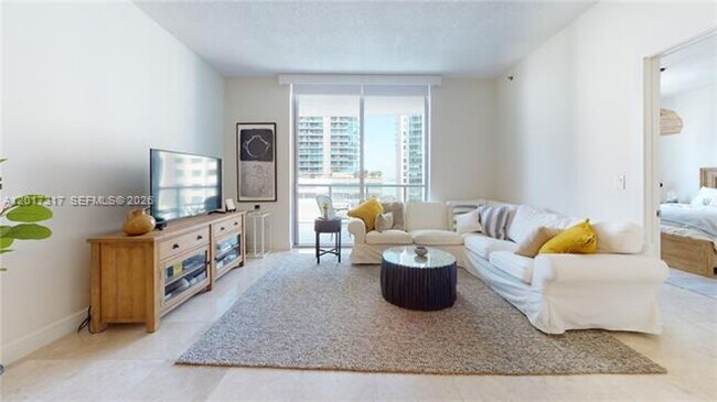 Building Photo - 1060 Brickell Ave