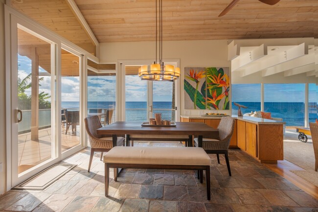 Foto del edificio - 3 Bedroom 2.5 Bathroom Pool Oceanfront Est...