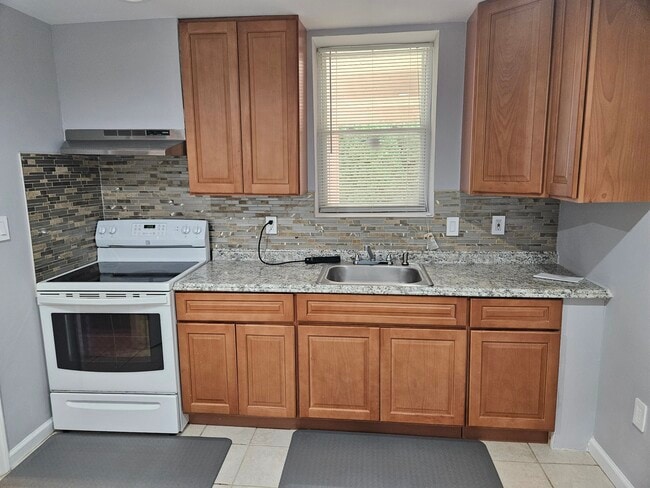 Building Photo - 7508 Tarpley Dr