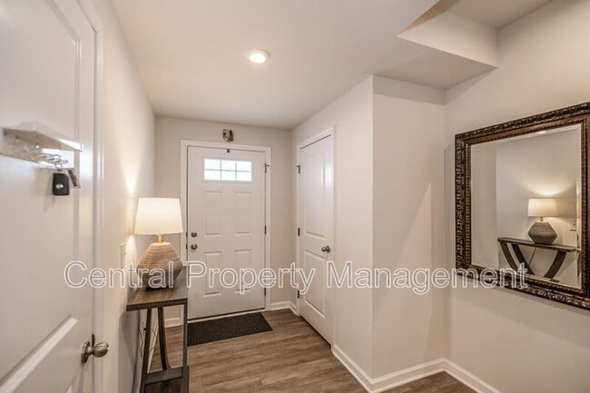 Foto del edificio - 225 Coldwater Creek Ct