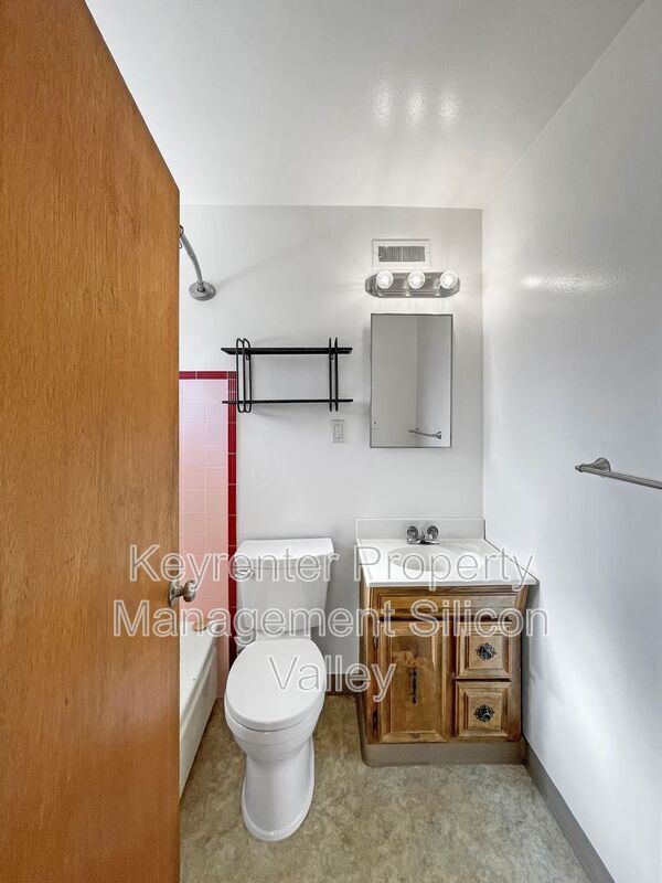 Foto del edificio - 1937 Stanley Ave