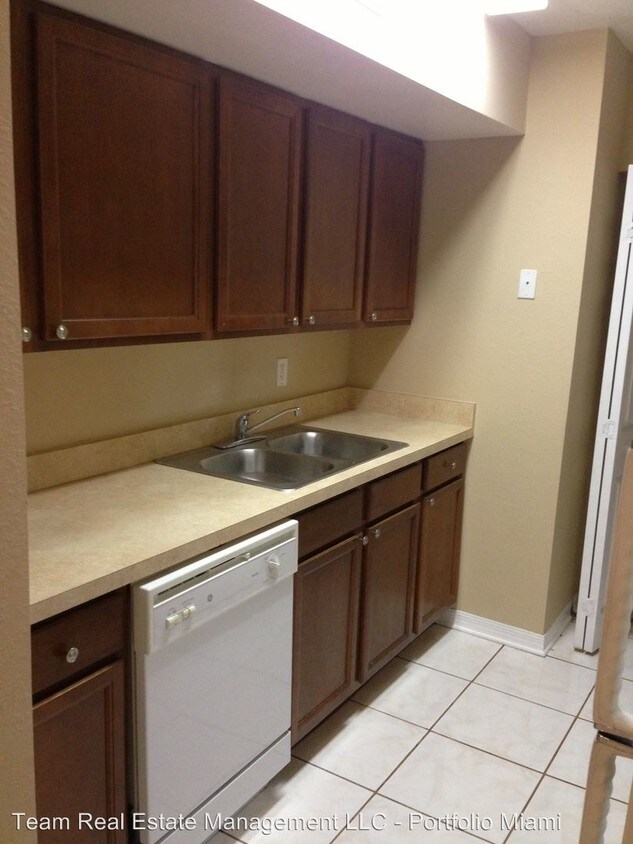 Foto del edificio - 2824 NW 55th Ave