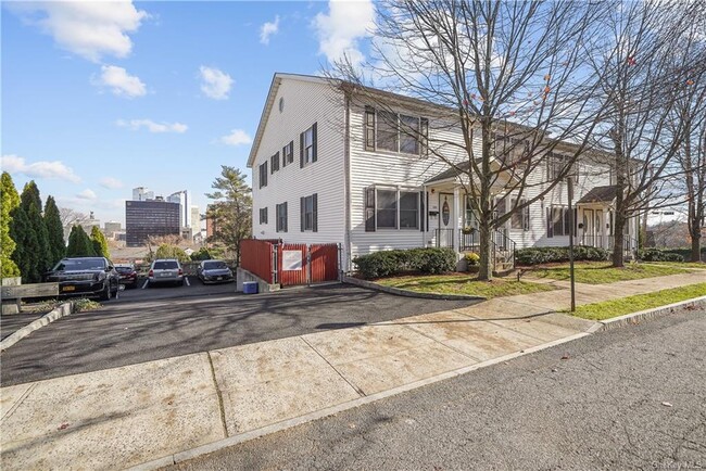 Building Photo - 162 Harding Ave