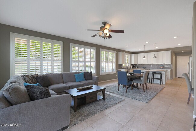Foto del edificio - 1740 W Bartlett Way