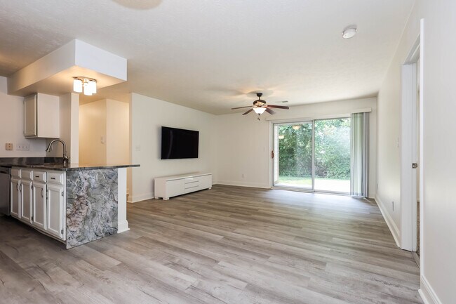 Foto del edificio - 8839 Eagleview Dr