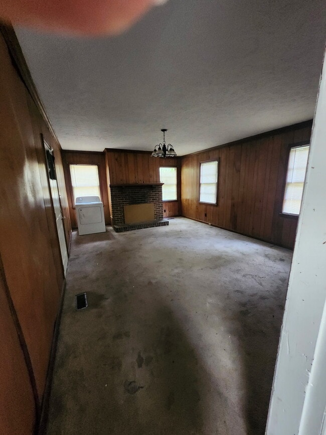 Building Photo - 214 Franklin Dr