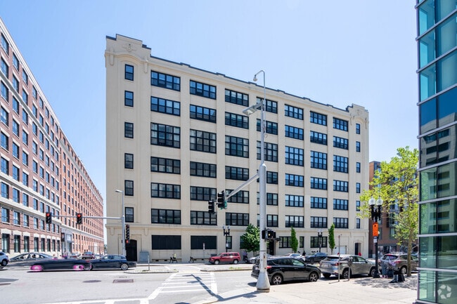 437 D Street se encuentra en el sur de Boston. - 437 D St