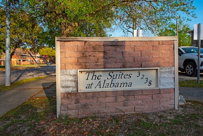 Foto del edificio - 3238 E Alabama Ave