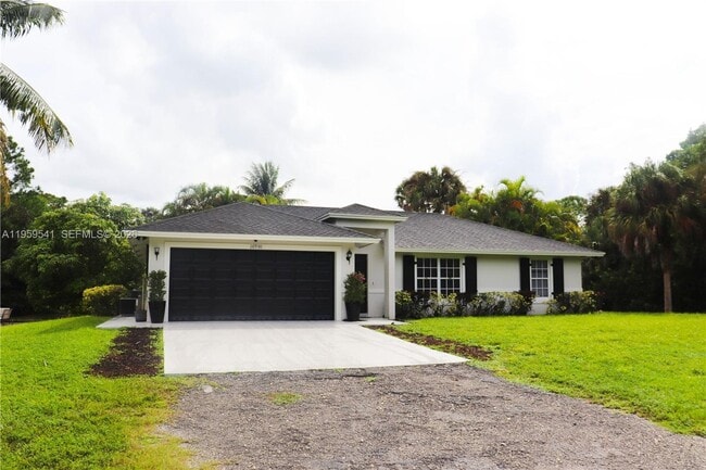 Foto del edificio - 16930 Mead Hill Dr W