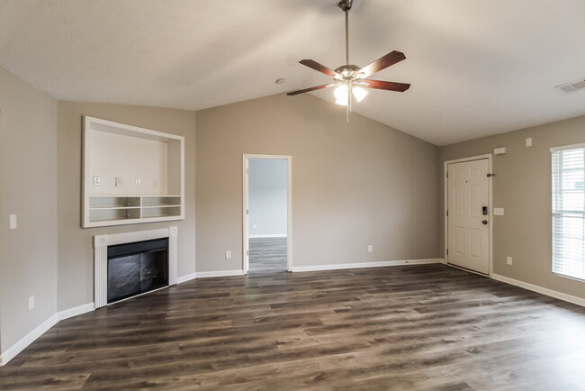 Foto del edificio - 1408 Deer Creek Ct