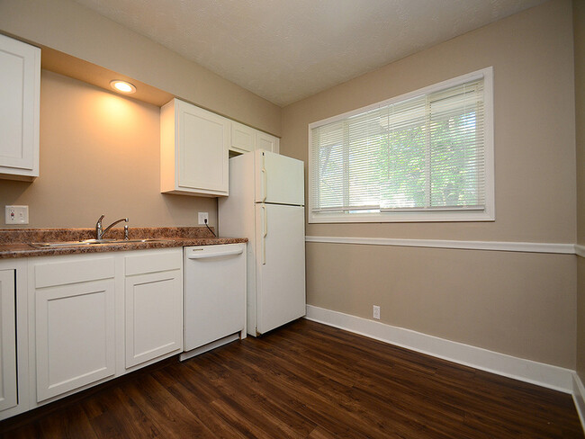 Foto del edificio - 3520 Webster St