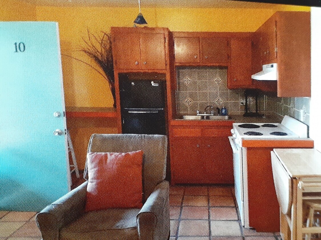 Kitchen.new refrigerator - 611 Paseo del Pueblo Norte