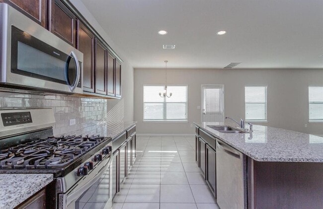 Building Photo - 10407 Hatton Ln
