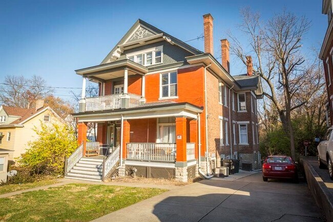 Building Photo - ES Properties