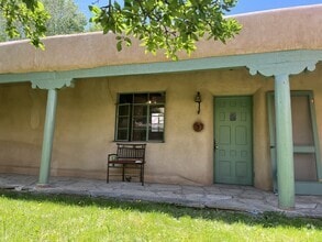 Building Photo - 104 Padre Martinez Ln
