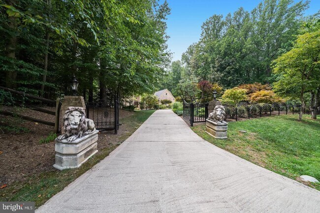 Foto del edificio - 11111 Devereux Station Ln