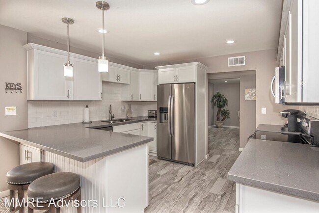Building Photo - 3 br, 2.5 bath House - 7748 E Camelback Rd