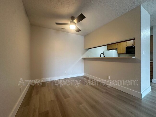 Foto del edificio - 2350 N 44th St