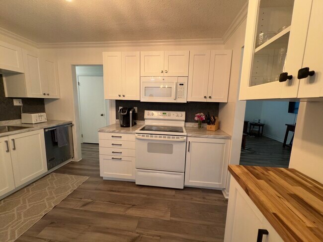 Foto del edificio - 10412 Pinedale Dr