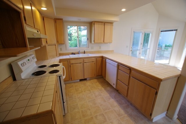 Building Photo - 1780 Ridgecrest Dr