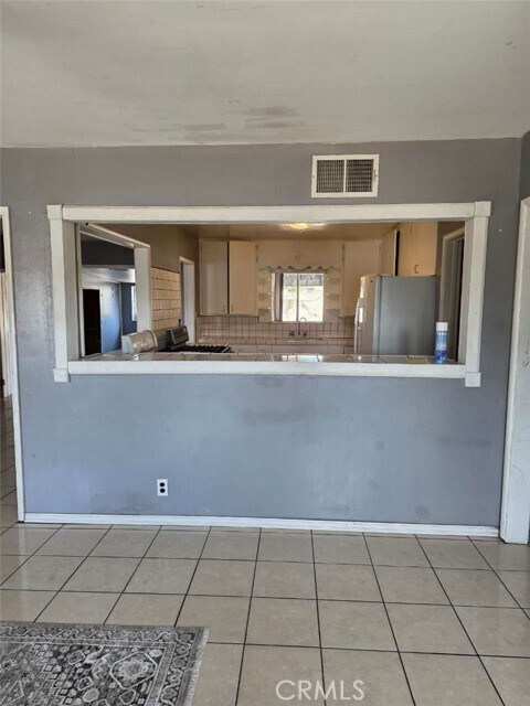 Building Photo - 17946 Merrill Ave