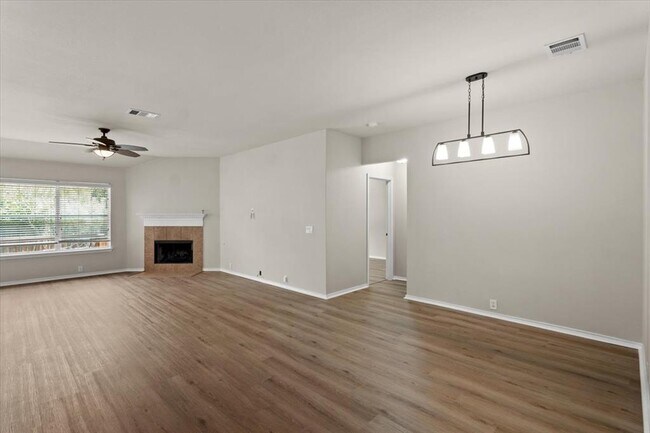 Foto del edificio - 2808 Barefoot Ln