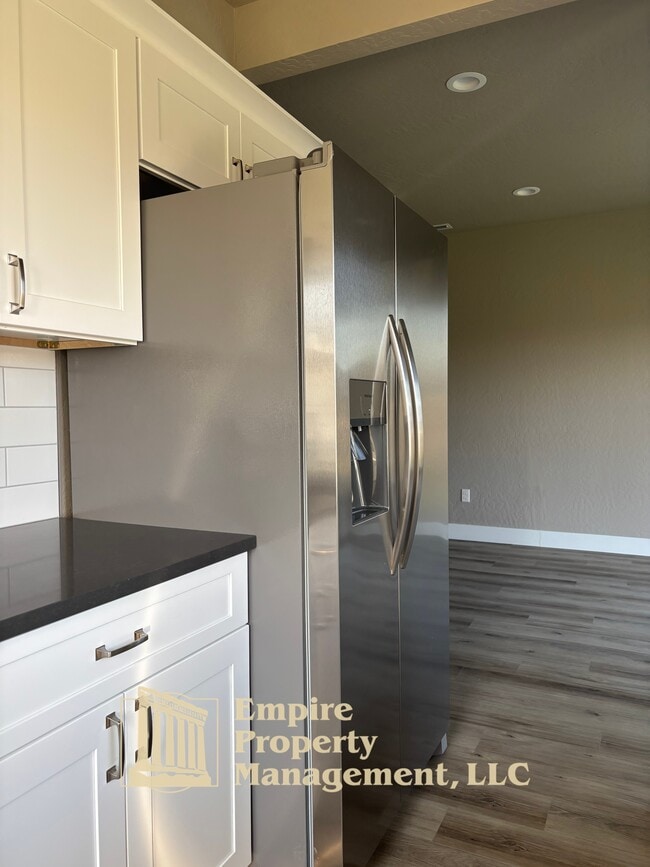 Building Photo - 1656 Irvine Wy