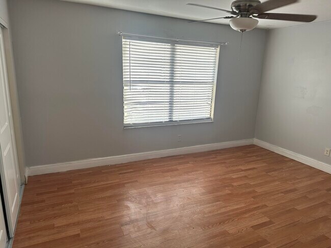 Foto del edificio - 5145 Breckenridge Pl