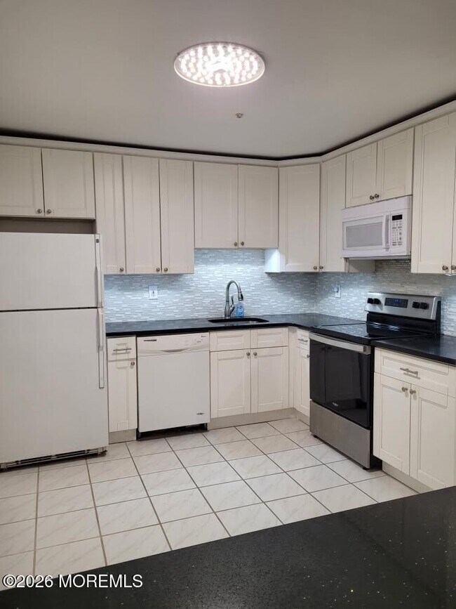Building Photo - 115 Amberly Dr
