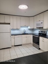 Building Photo - 115 Amberly Dr