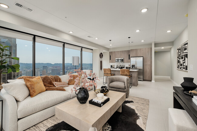 Building Photo - The 600